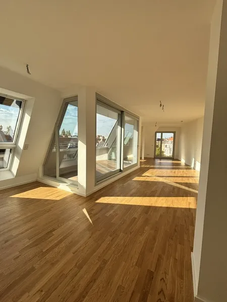 Erstbezug nach Dachgeschossausbau - 4 Zimmer mit zwei Terrassen und Einbauküche — photo 1